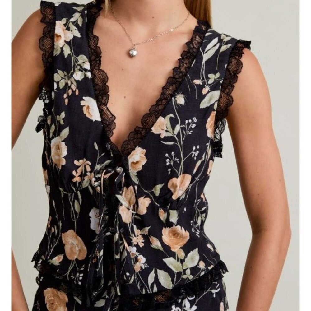 INTO THE GARDEN FLORAL LACE TRIM TANK TOP